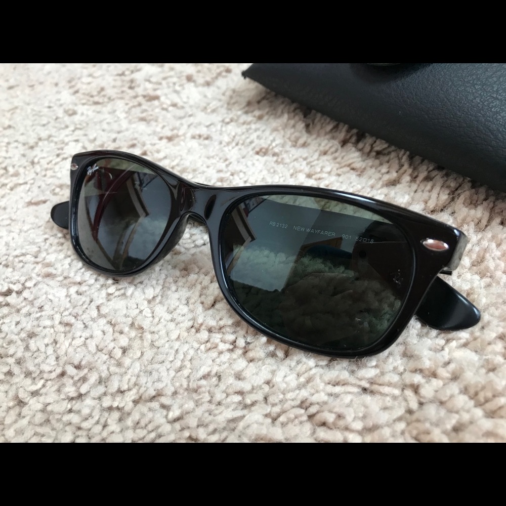 Authentic Ray-Ban New Wayfarer Sunglasses - Picture 2 of 4